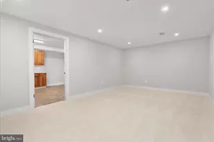 7944 Freehollow Dr, Falls Church, VA 22042 - Photo 37