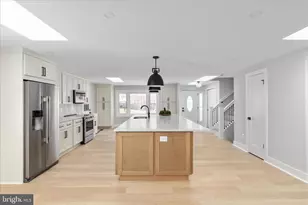 7944 Freehollow Dr, Falls Church, VA 22042 - Photo 11