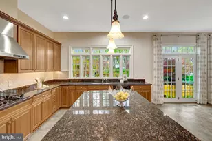 1204 Hunters Grove Ct, McLean, VA 22102 - Photo 23