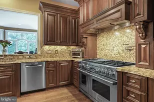 9864 Walker Glen Ct, Great Falls, VA 22066 - Photo 83