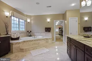 9864 Walker Glen Ct, Great Falls, VA 22066 - Photo 45