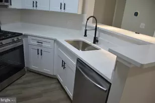 4409 Fair Stone Dr, Fairfax, VA 22033 - Photo 7