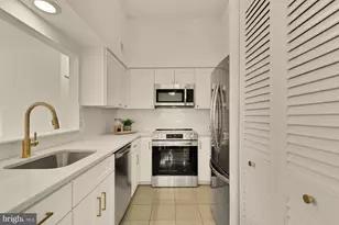 7602 Lakeside Village Dr, Falls Church, VA 22042 - Photo 7