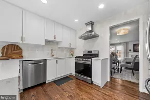 4819 Carriagepark Rd, Fairfax, VA 22032 - Photo 11