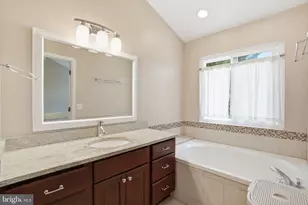 6601 Lavinus Ln, Alexandria, VA 22315 - Photo 15