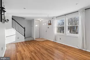 8213 Claremont Woods Dr, Alexandria, VA 22309 - Photo 5