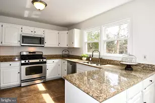 13730 Rosetree Ct, Chantilly, VA 20151 - Photo 9