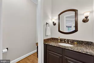 2584 Vintage Crest Ln, Oakton, VA 22124 - Photo 45