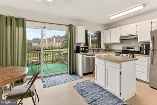 6523 Old Carriage Ln, Alexandria, VA 22315 - Photo 3