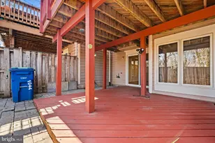 1044 Trevino Ln, Herndon, VA 20170 - Photo 39