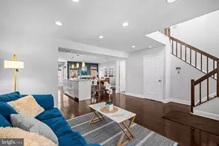 1044 Trevino Ln, Herndon, VA 20170 - Photo 7