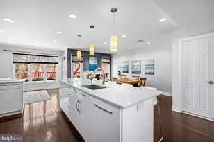 1044 Trevino Ln, Herndon, VA 20170 - Photo 11