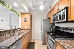 5806 Royal Ridge Dr, Springfield, VA 22152 - Photo 13