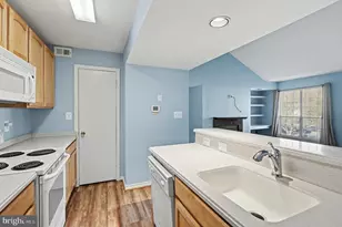 12150 Penderview Terrace, Fairfax, VA 22033 - Photo 9