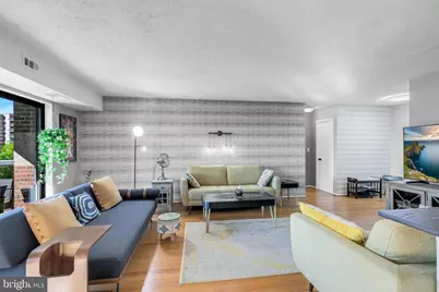8340 Greensboro Drive #409, McLean, VA 22102 - Photo 5