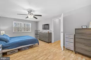 8274 Raindrop Way, Springfield, VA 22153 - Photo 25