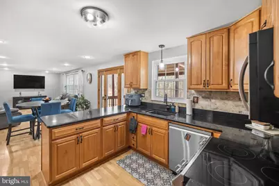 8274 Raindrop Way, Springfield, VA 22153 - Photo 13