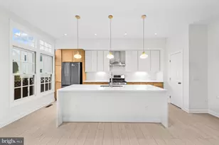 12414 Cedar Lakes Dr, Fairfax, VA 22033 - Photo 11