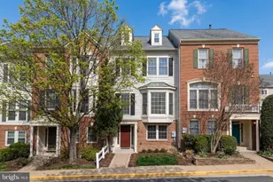 12414 Cedar Lakes Dr, Fairfax, VA 22033 - Photo 1