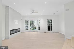 12414 Cedar Lakes Dr, Fairfax, VA 22033 - Photo 5