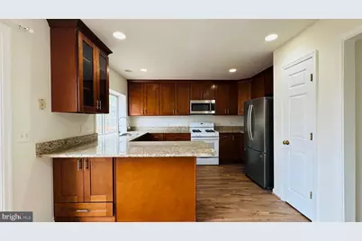 1057 Lexus Way, Herndon, VA 20170 - Photo 9