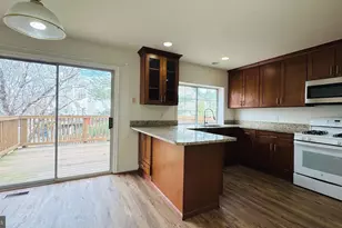 1057 Lexus Way, Herndon, VA 20170 - Photo 11