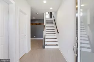 9298 Wild Black Cherry Ct, Fairfax, VA 22031 - Photo 3