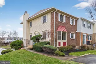 7108 Lake Cove Dr, Alexandria, VA 22315 - Photo 3