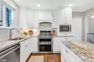 9891 Becket Ct, Fairfax, VA 22032 - Photo 9