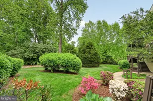 10146 Oakton Terrace Rd, Oakton, VA 22124 - Photo 3