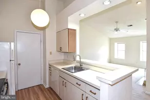 7705 Lafayette Forest Dr, Annandale, VA 22003 - Photo 13