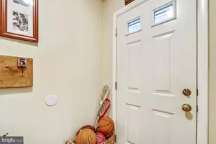 1048 Dalebrook Dr, Alexandria, VA 22308 - Photo 3