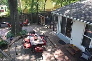 8705 Yardley Dr, Alexandria, VA 22308 - Photo 9