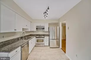 6274 Walkers Croft Way, Alexandria, VA 22315 - Photo 15