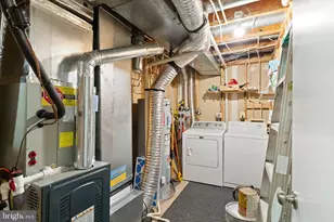 6133 Stonepath Cir, Centreville, VA 20120 - Photo 41