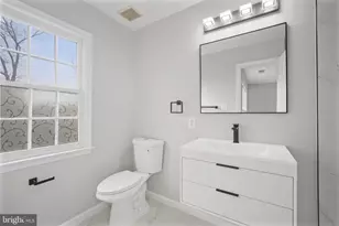 2373 Whitestone Hill Ct, Falls Church, VA 22043 - Photo 37