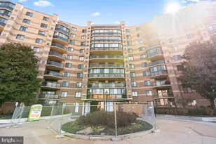 8340 Greensboro Dr, McLean, VA 22102 - Photo 3