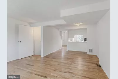 1682 Harvest Green Court, Reston, VA 20194 - Photo 7