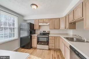 1682 Harvest Green Ct, Reston, VA 20194 - Photo 9