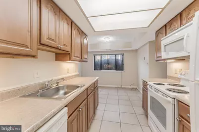 10218 Bushman Drive #101, Oakton, VA 22124 - Photo 19