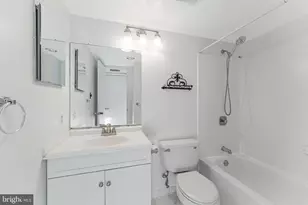 10218 Bushman Dr, Oakton, VA 22124 - Photo 9