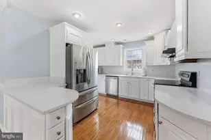 3911 Shelley Ln, Annandale, VA 22003 - Photo 13