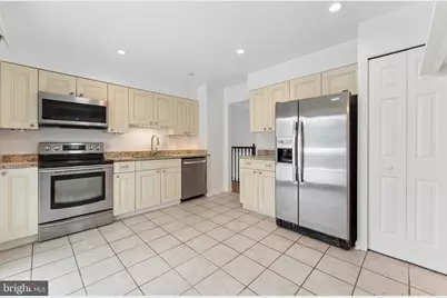 8910 Spur Road, Springfield, VA 22153 - Photo 13