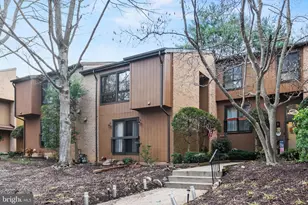 9060 Blarney Stone Dr, Springfield, VA 22152 - Photo 1