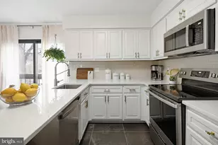 9060 Blarney Stone Dr, Springfield, VA 22152 - Photo 13