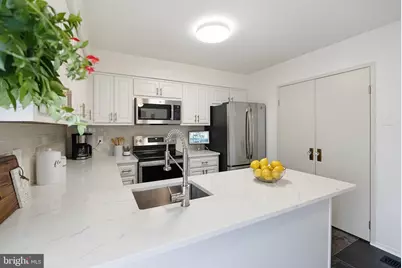 9060 Blarney Stone Drive, Springfield, VA 22152 - Photo 15