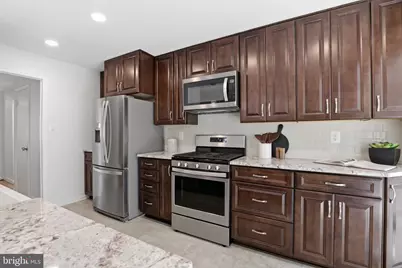 7379 Hallcrest Drive, McLean, VA 22102 - Photo 5