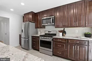 7379 Hallcrest Dr, McLean, VA 22102 - Photo 5