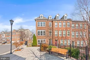 9640 Pullman Pl, Fairfax, VA 22031 - Photo 3