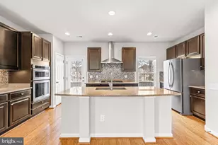 9640 Pullman Pl, Fairfax, VA 22031 - Photo 13